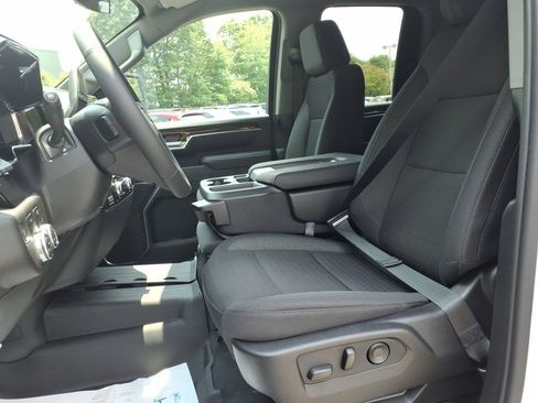 New 2025 GMC Sierra 2500 SLE w/ SLE Value Package; image 12