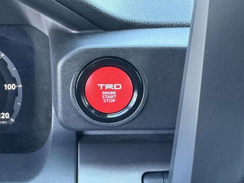 Used 2025 Toyota Tacoma TRD Sport image 8