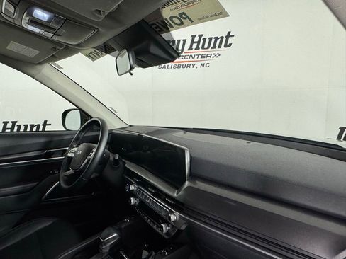 Used 2025 Kia Telluride S AWD/4WD image 33