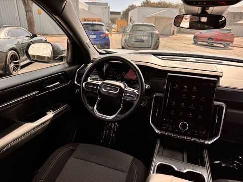 Used 2025 GMC Acadia Elevation FWD image 24