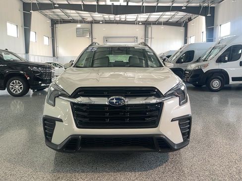 Used 2025 Subaru Ascent Premium AWD/4WD image 2