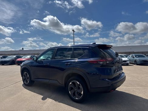 Certified 2025 Nissan Rogue SV FWD image 13