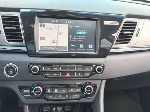 Used 2019 Kia Niro Touring FWD image 23