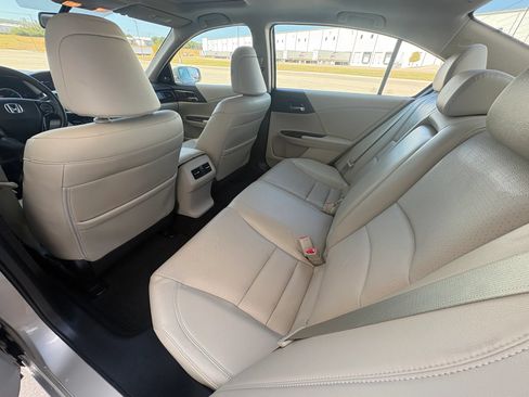 Used 2017 Honda Accord EX-L image 20