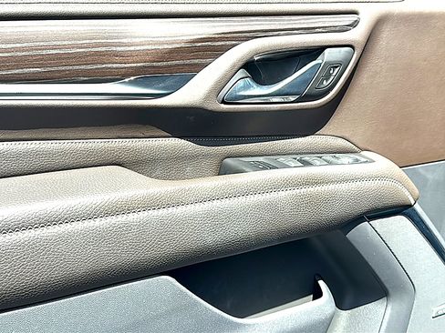 Used 2021 GMC Yukon Denali w/ Denali Premium Package image 15