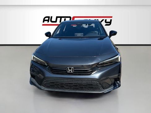 Used 2023 Honda Civic Sport image 2