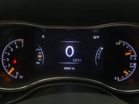 Used 2019 Jeep Grand Cherokee Limited image 23