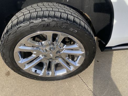 Used 2020 Chevrolet Tahoe Premier w/ Premier Plus Edition image 3