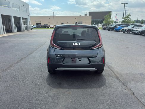 Used 2025 Kia Soul LX w/ LX Technology Package FWD image 5