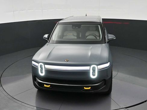 Used 2025 Rivian R1S Premium AWD/4WD image 37