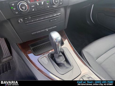 Used 2011 BMW 328i xDrive Coupe AWD/4WD image 22