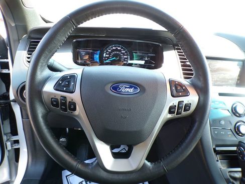 Used 2015 Ford Taurus SEL w/ Equipment Group 201A FWD image 12