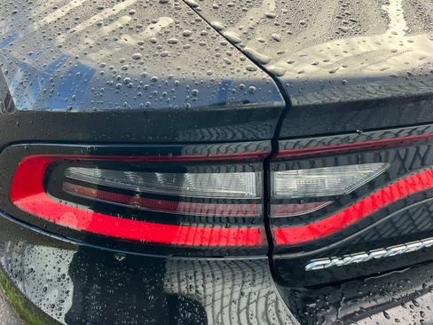 Used 2020 Dodge Charger SXT image 15