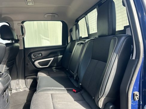 Used 2017 Nissan Titan PRO-4X image 10