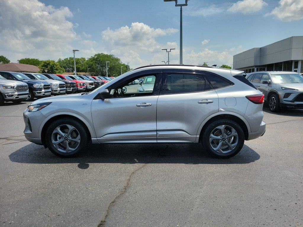 Certified 2023 Ford Escape ST-Line w/ Tech Pack #1 FWD image 7