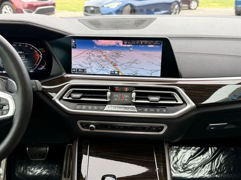 Used 2021 BMW X5 xDrive40i w/ M Sport Package AWD/4WD image 36