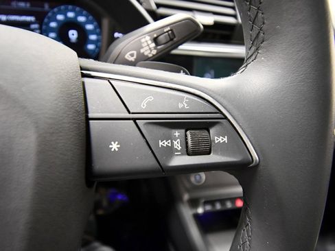 Used 2023 Audi Q3 2.0T Premium Plus w/ Premium Plus Package AWD/4WD image 22