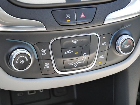 Used 2023 Chevrolet Equinox LS w/ LS Convenience Package AWD/4WD image 24