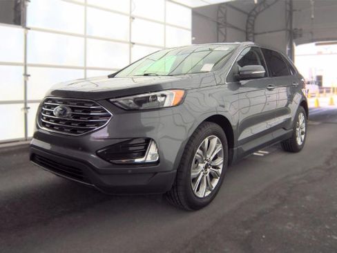 Used 2024 Ford Edge Titanium AWD/4WD image 3