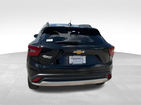 Used 2025 Chevrolet Trax LT w/ Driver Confidence Package FWD image 7