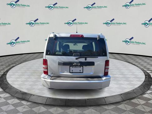 Used 2011 Jeep Liberty Sport image 6