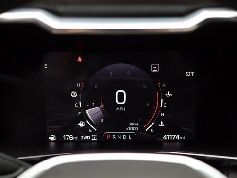 Used 2023 GMC Canyon Elevation w/ Convenience Package image 11