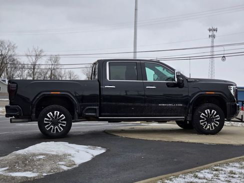 Used 2024 GMC Sierra 2500 Denali Ultimate w/ Max Trailering Package image 8