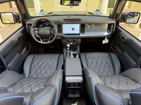 Used 2025 Ford Bronco Raptor AWD/4WD image 31