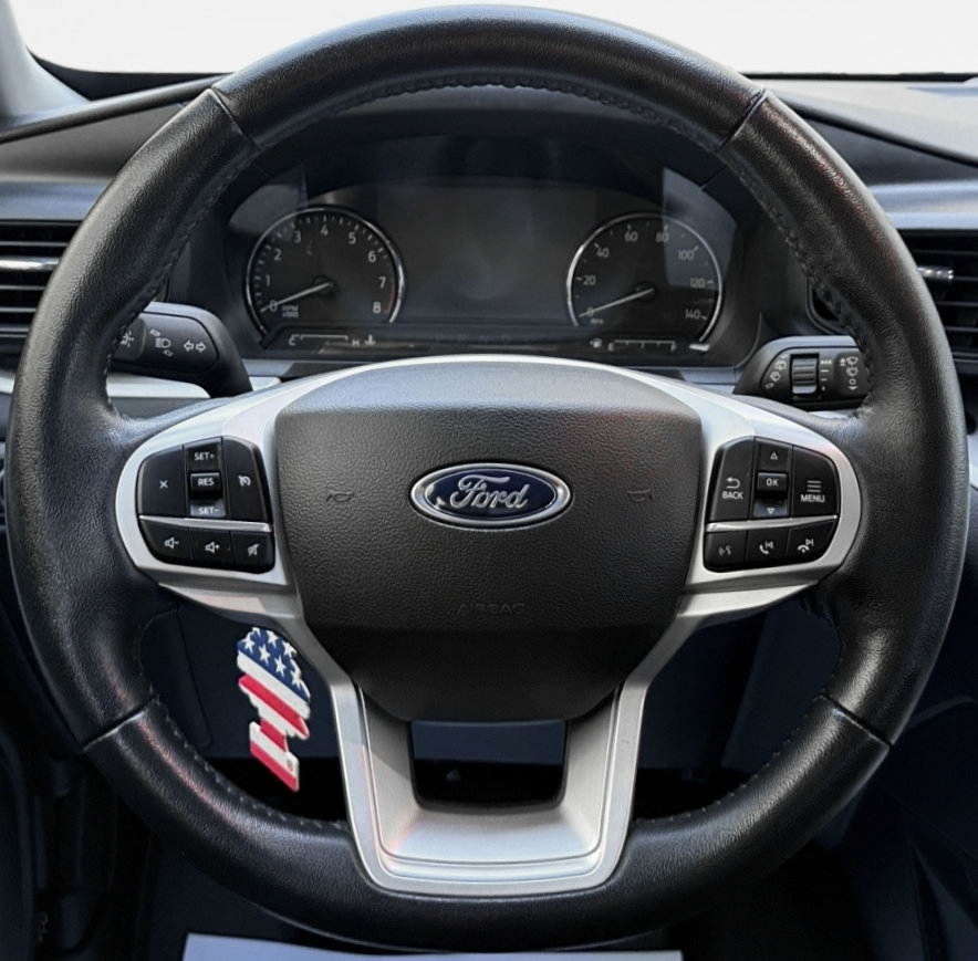 Used 2023 Ford Explorer XLT AWD/4WD image 19