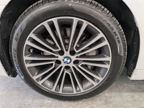 Used 2017 BMW 540i xDrive image 9