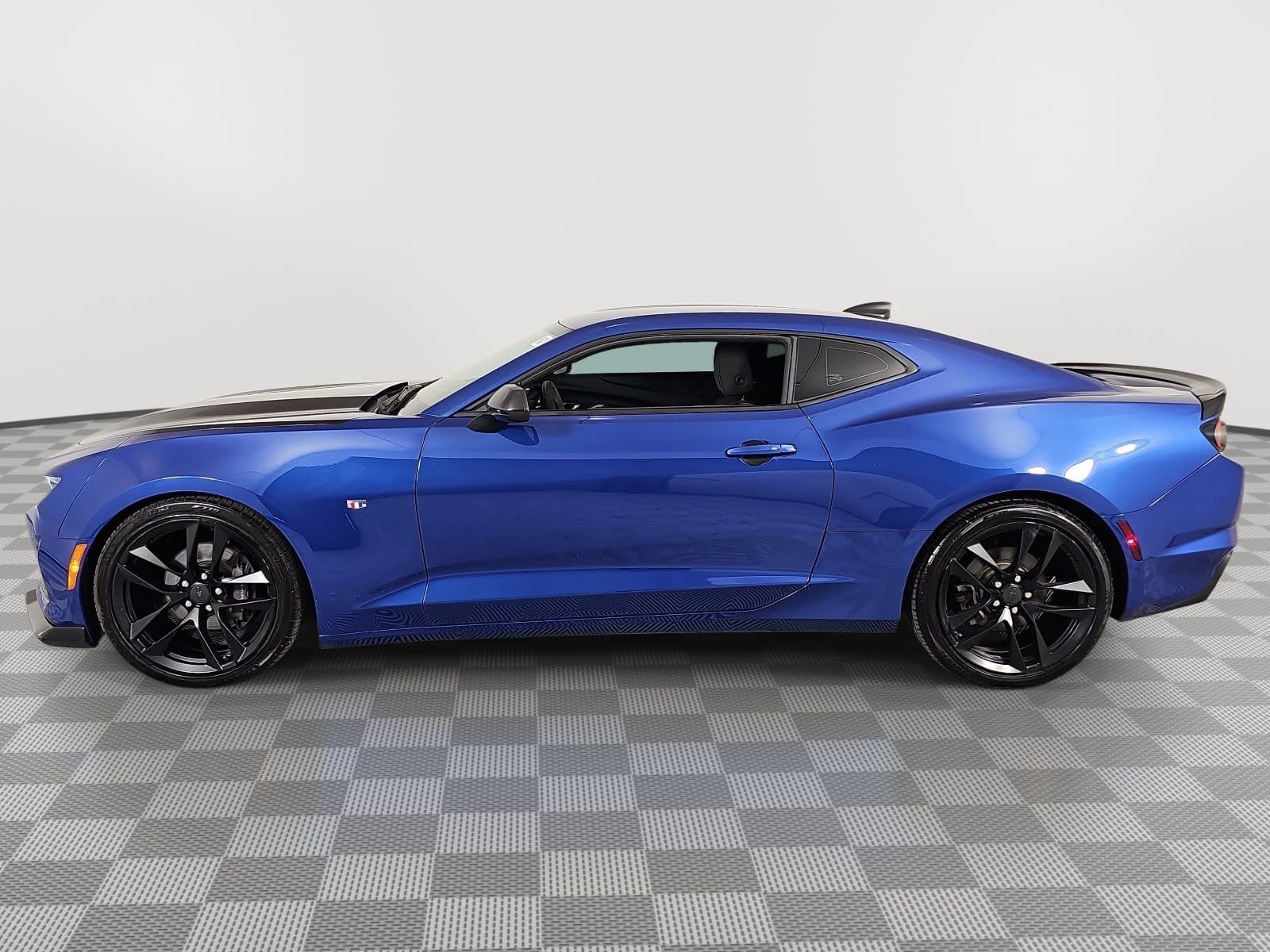 Used 2019 Chevrolet Camaro LT w/ 1LE Track Performance Package RWD image 5
