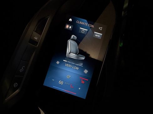 Used 2024 BMW 740i xDrive image 46