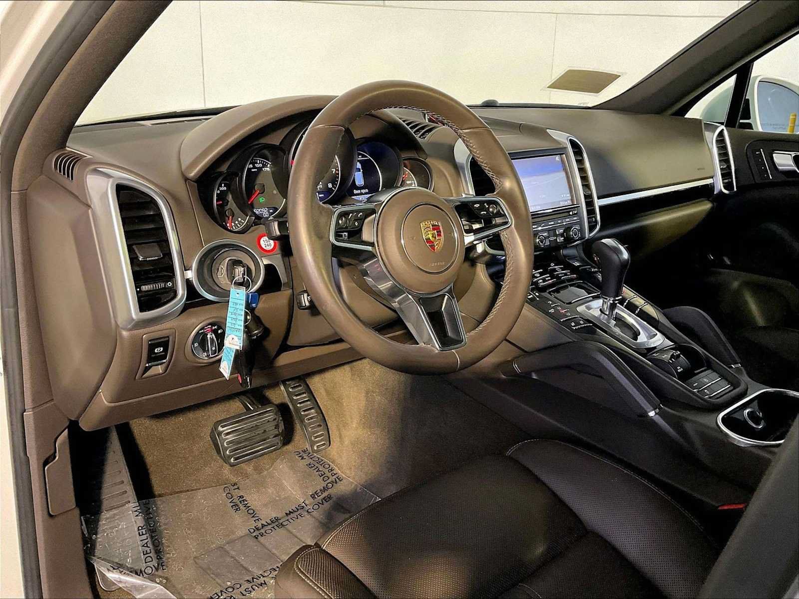 Certified 2016 Porsche Cayenne AWD/4WD image 4