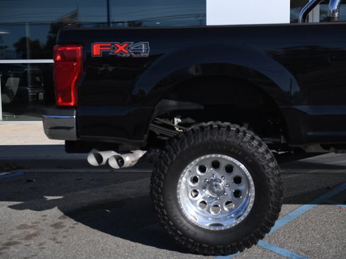 Used 2022 Ford F350 XLT w/ XLT Value Package image 3