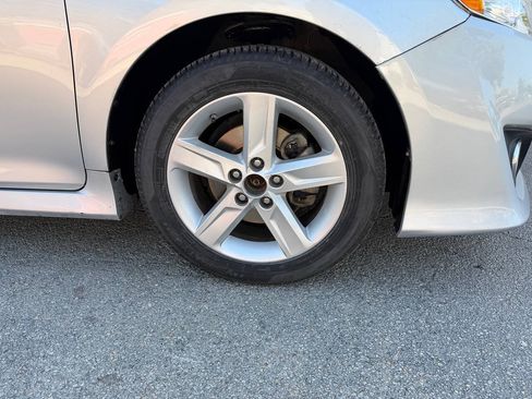 Used 2013 Toyota Camry SE FWD image 31