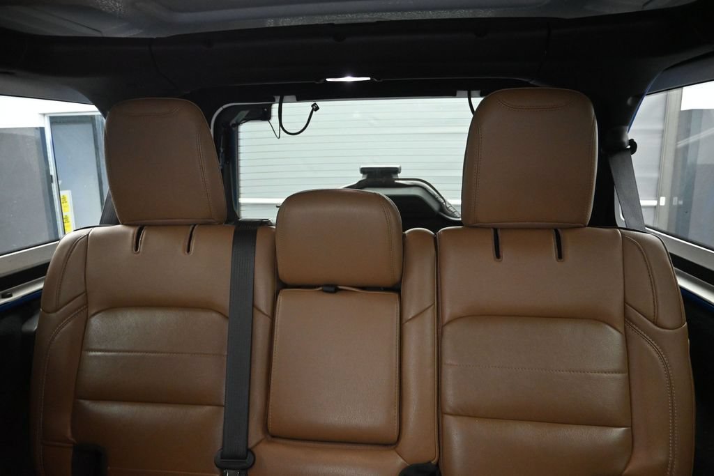 Used 2023 Jeep Wrangler Unlimited Sahara w/ LED Lighting Group AWD/4WD image 15