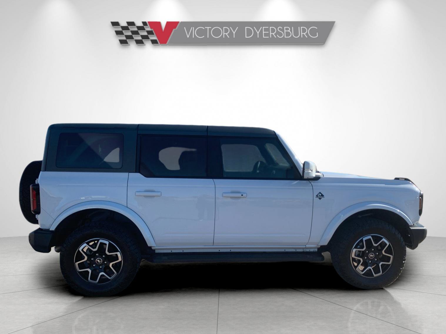 Used 2024 Ford Bronco Outer Banks AWD/4WD image 3
