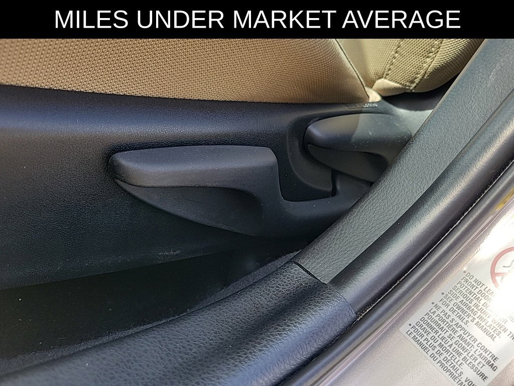 Used 2015 Toyota Corolla LE FWD image 15