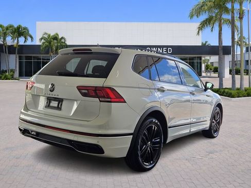 Certified 2022 Volkswagen Tiguan SE R-Line image 7