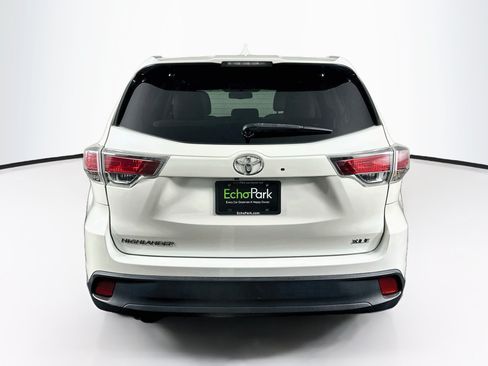 Used 2016 Toyota Highlander XLE FWD image 7