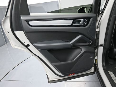 Certified 2023 Porsche Cayenne Coupe AWD/4WD image 22