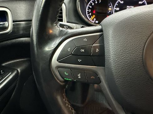 Used 2020 Jeep Grand Cherokee Laredo RWD image 24
