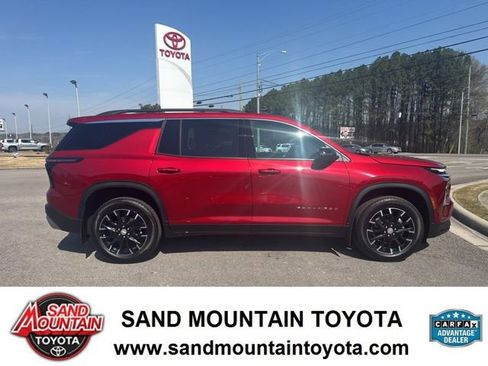 Used 2026 Chevrolet Traverse LT w/ Sun and Wheel Package image 2
