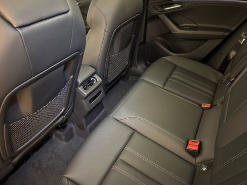 New 2025 Audi Q6 e-tron Premium Plus image 11