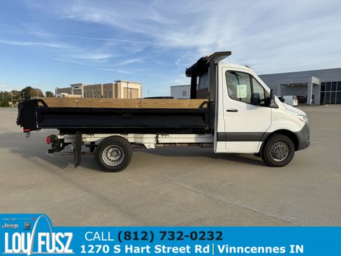 Used 2020 Mercedes-Benz Sprinter 4500 w/ Driver Convenience Package image 8