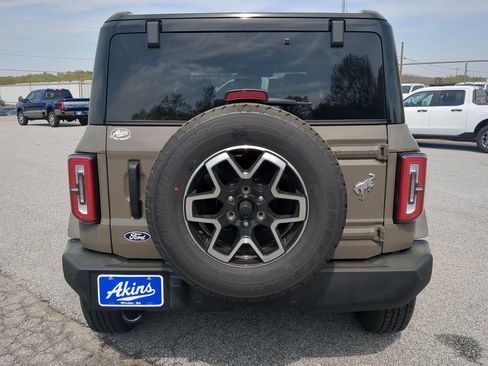 New 2026 Ford Bronco Outer Banks image 4