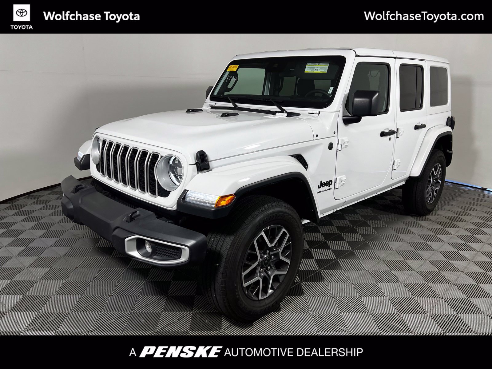 Used 2025 Jeep Wrangler Unlimited Sahara AWD/4WD image 1