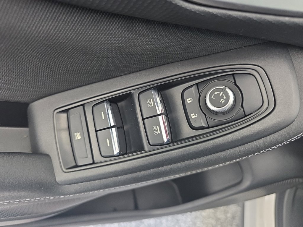 Used 2020 Subaru Forester Premium AWD/4WD image 25