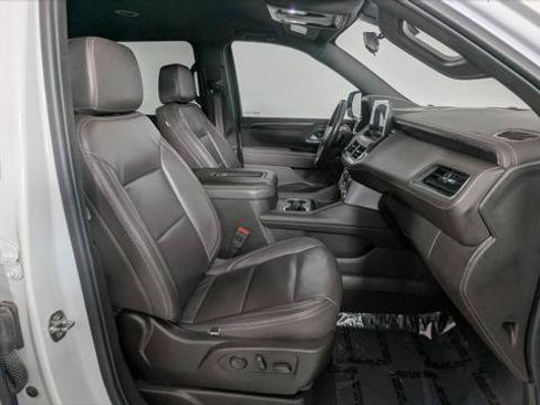 Used 2022 GMC Yukon XL SLE w/ Gmc Pro Safety Plus Package AWD/4WD image 28