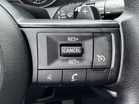 Used 2025 Nissan Pathfinder S FWD image 23